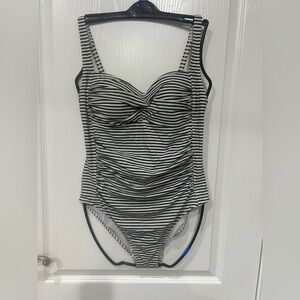 bond-eye Black and White Striped Women’s One Piece Size: 10
